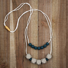 Nixi Silicone Teething Necklace, Paloma